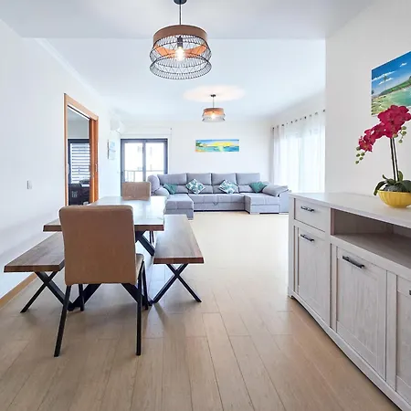 Daire Rocha Prime Beachside Bliss